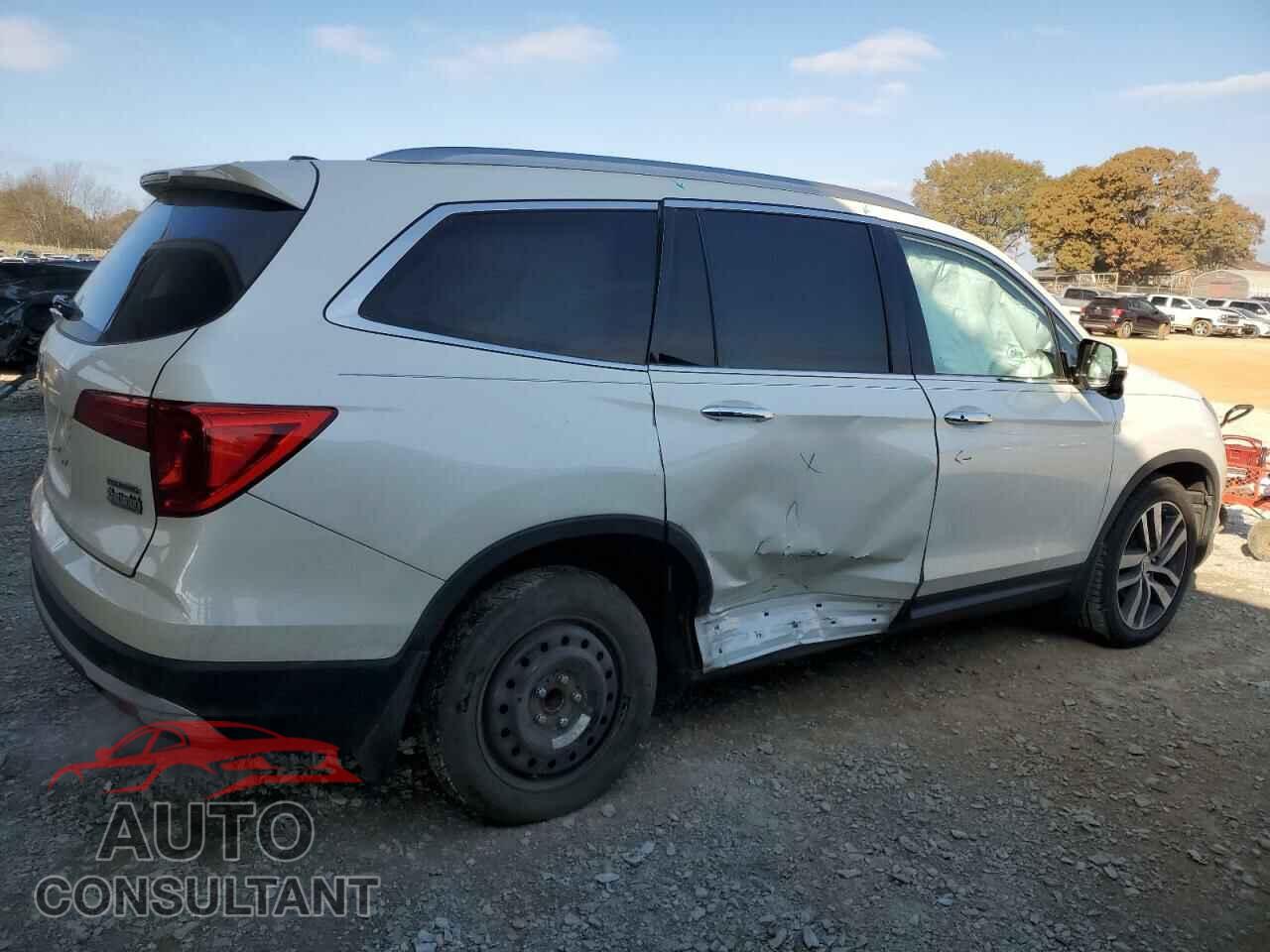 HONDA PILOT 2017 - 5FNYF5H98HB018552