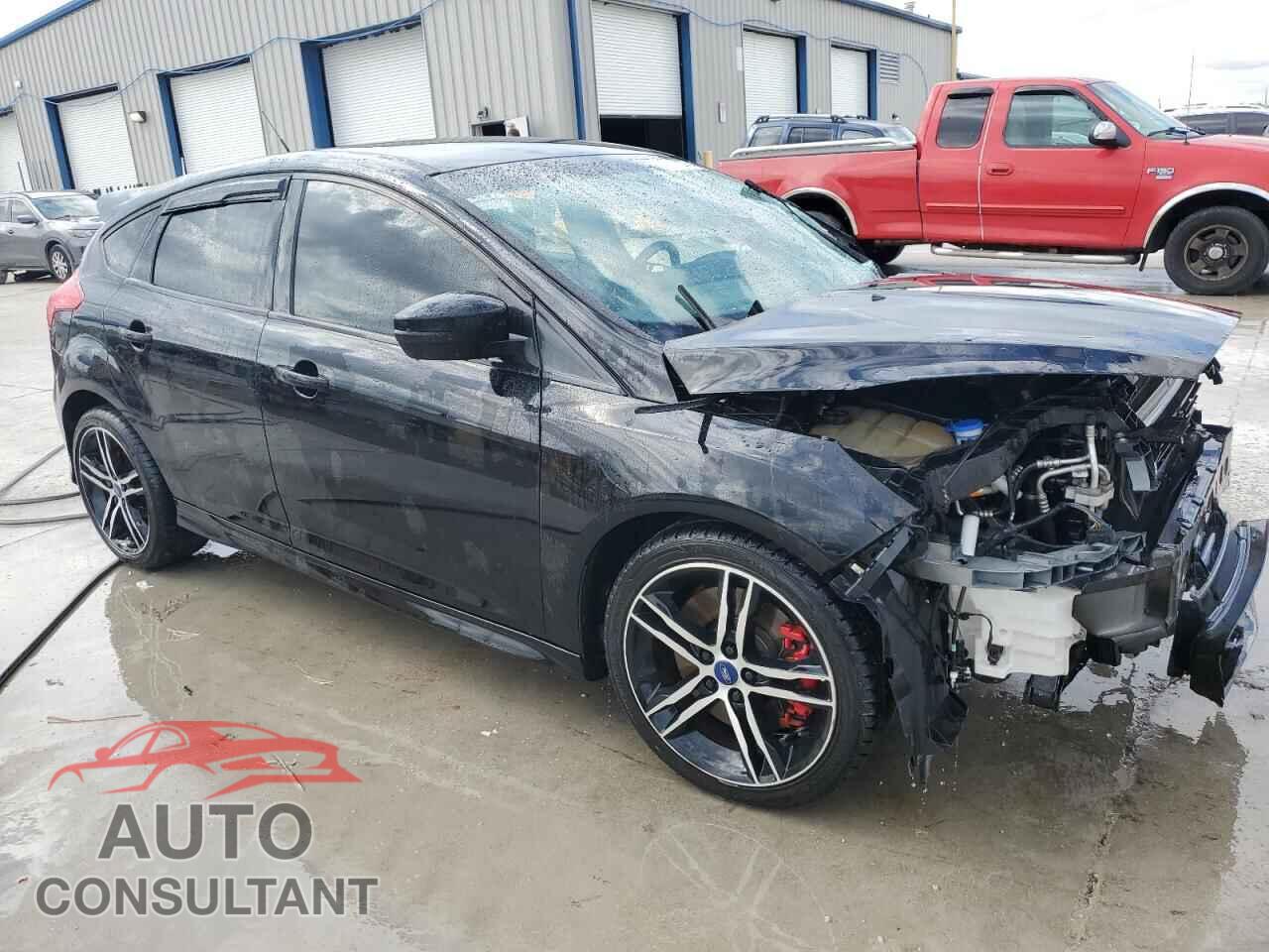 FORD FOCUS 2018 - 1FADP3L9XJL289516