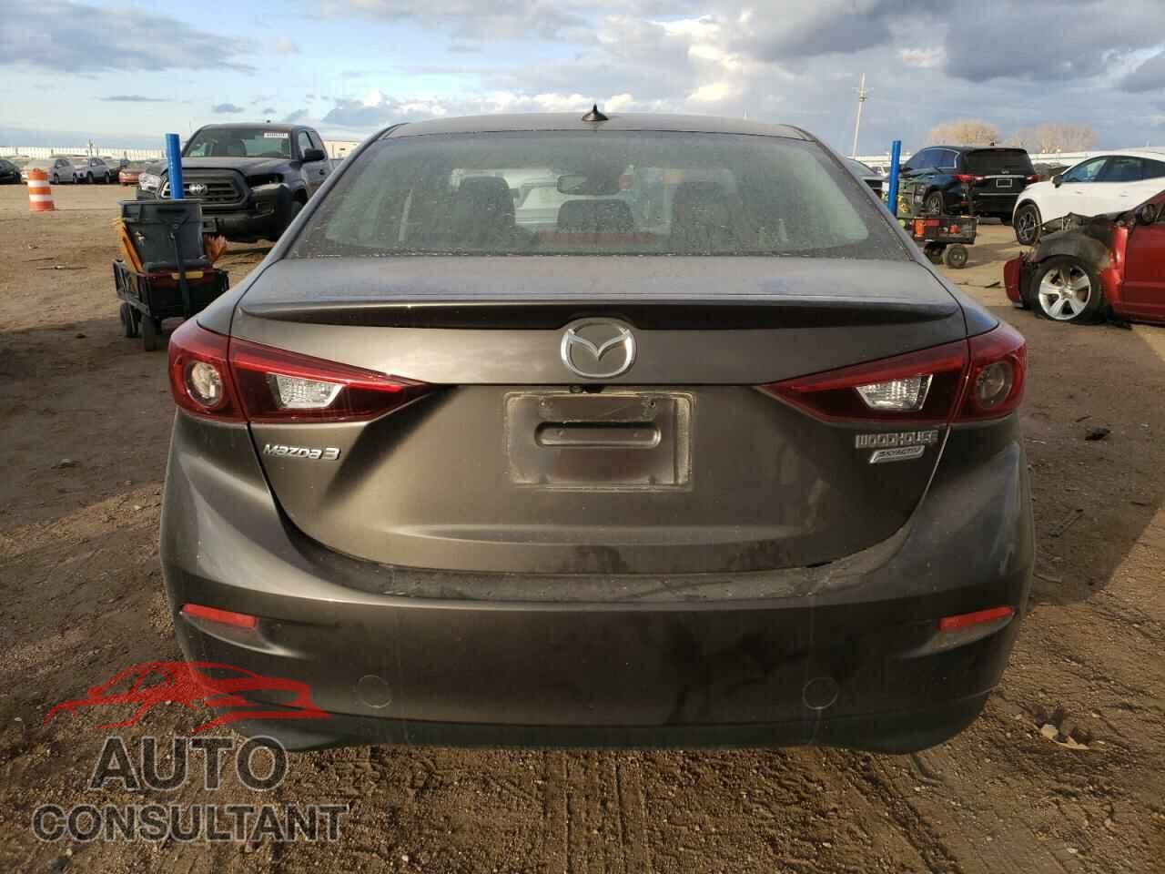 MAZDA 3 2018 - 3MZBN1W31JM160661