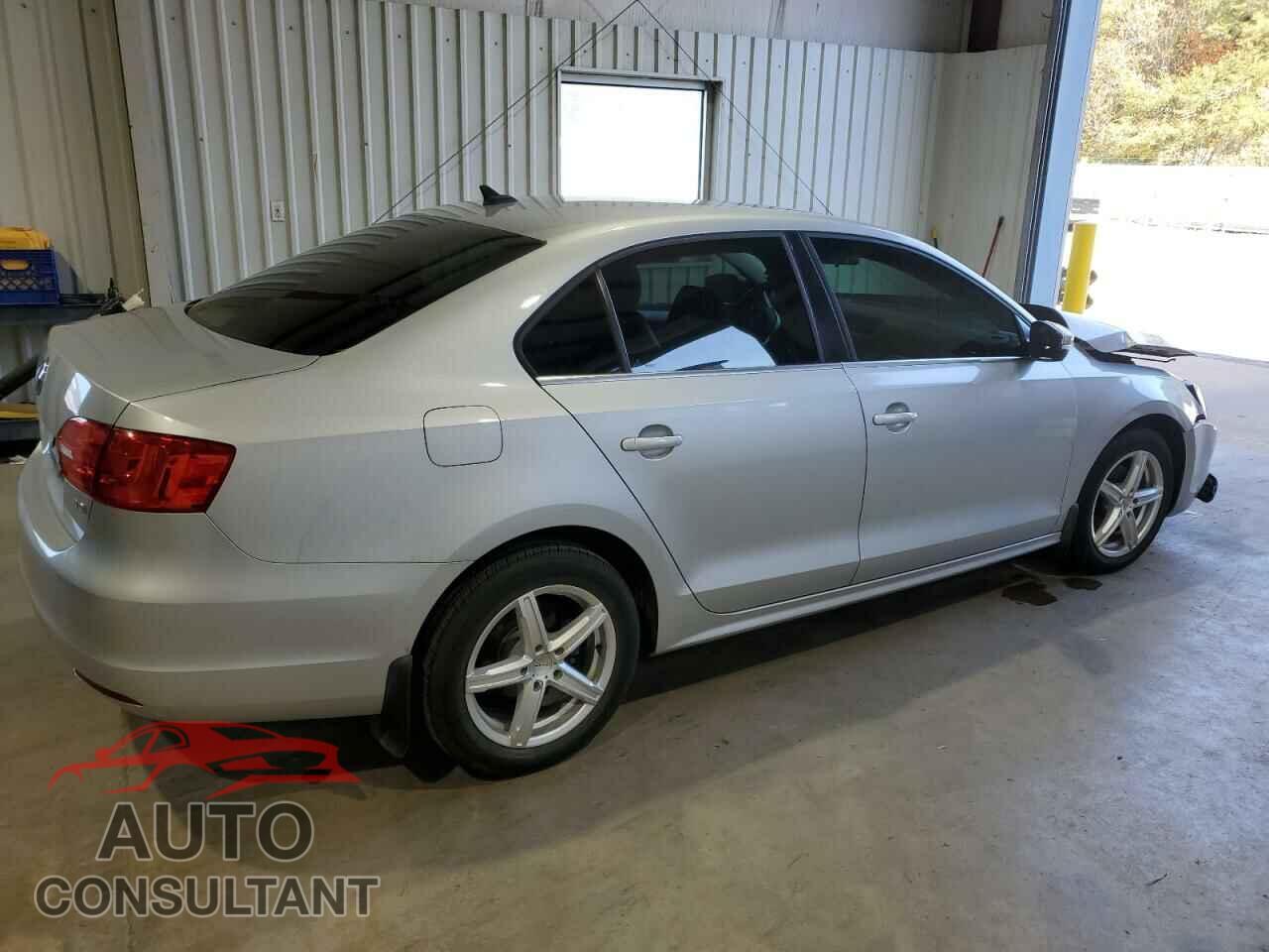 VOLKSWAGEN JETTA 2012 - 3VWLL7AJ4CM388532