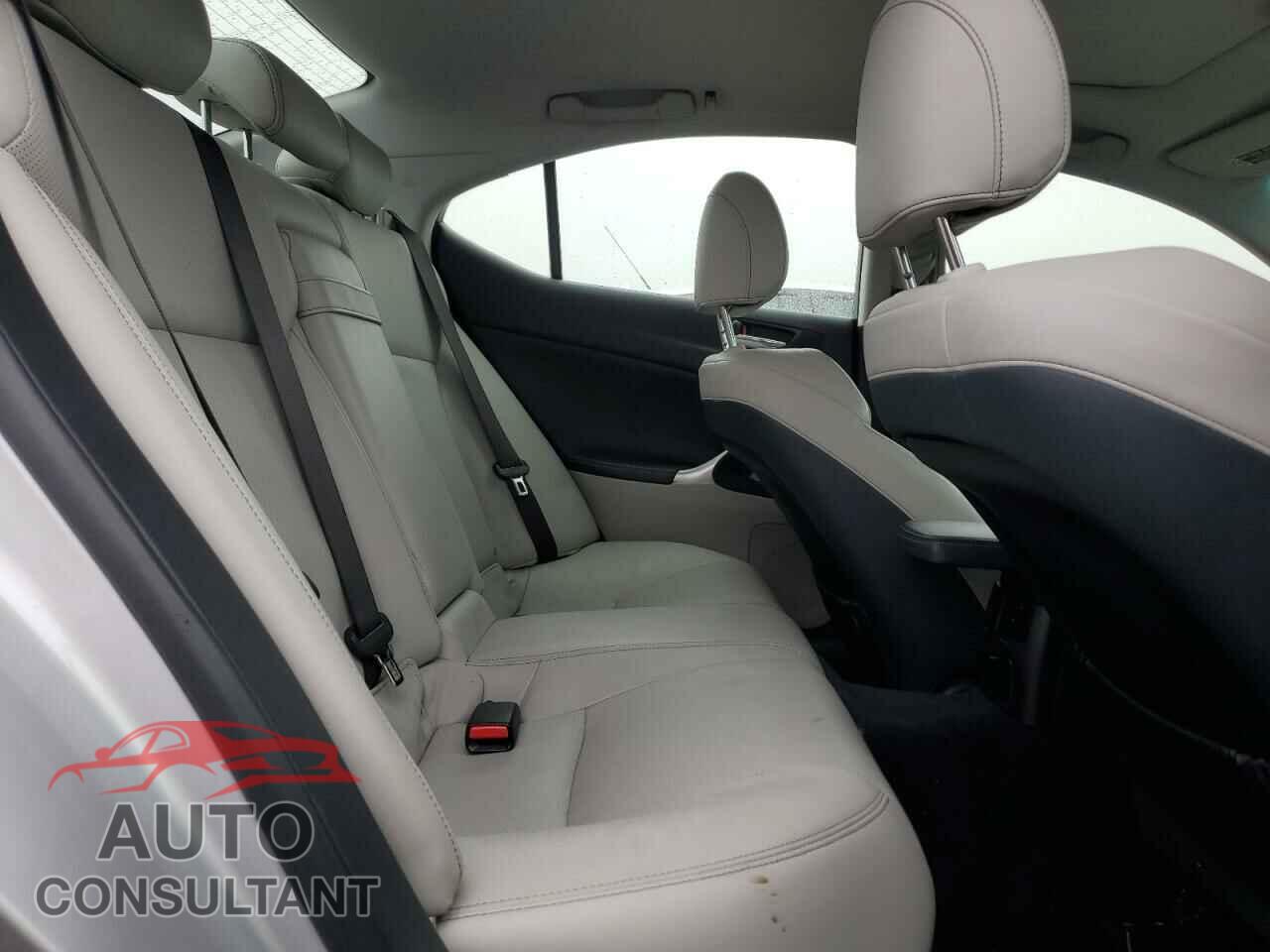 LEXUS IS 2012 - JTHBF5C25C2102208