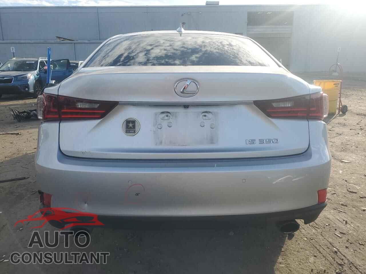 LEXUS IS 2014 - JTHBE1D20E5000598