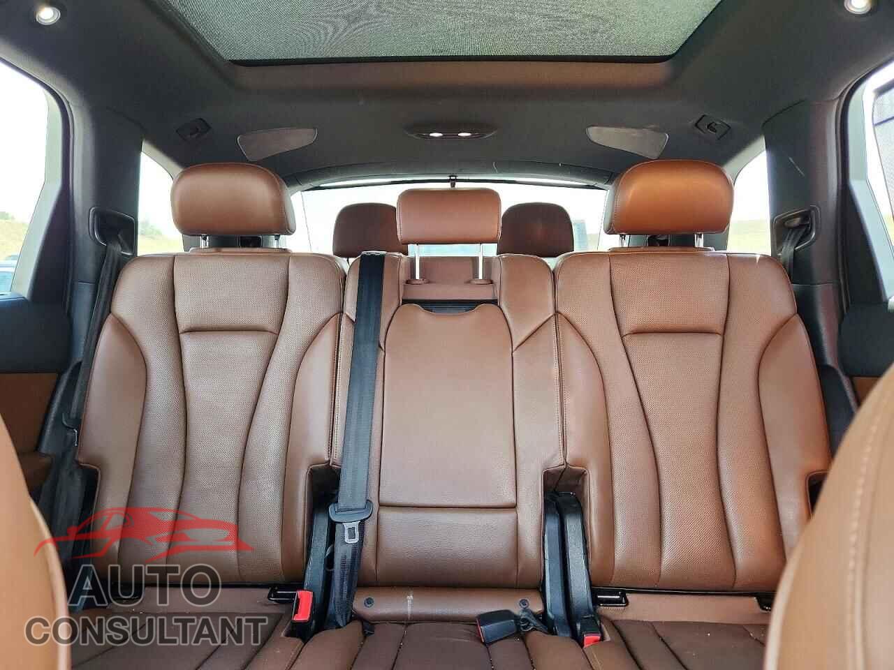 AUDI Q7 2017 - WA1LAAF78HD025442