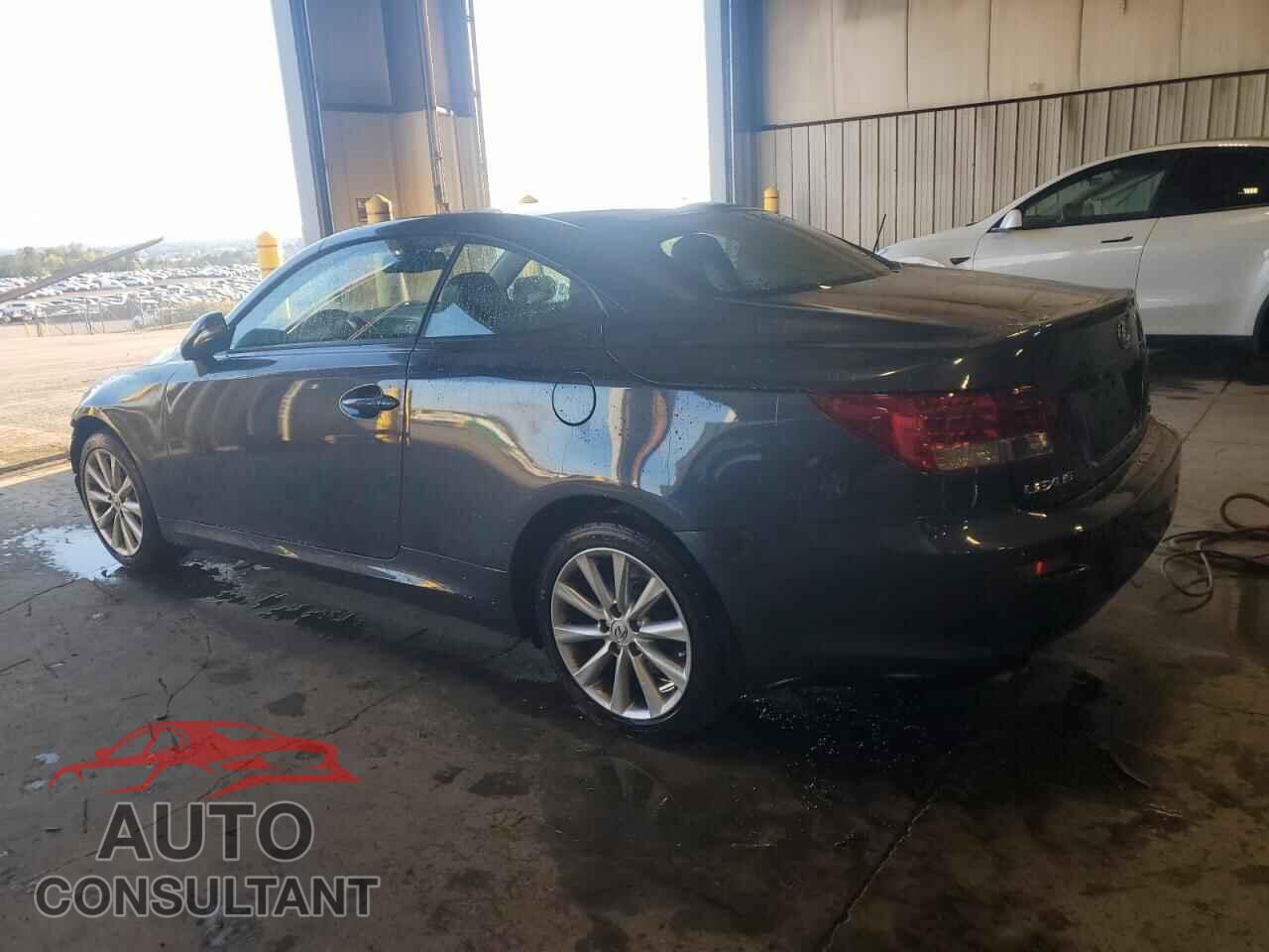 LEXUS IS 2010 - JTHFE2C29A2500196