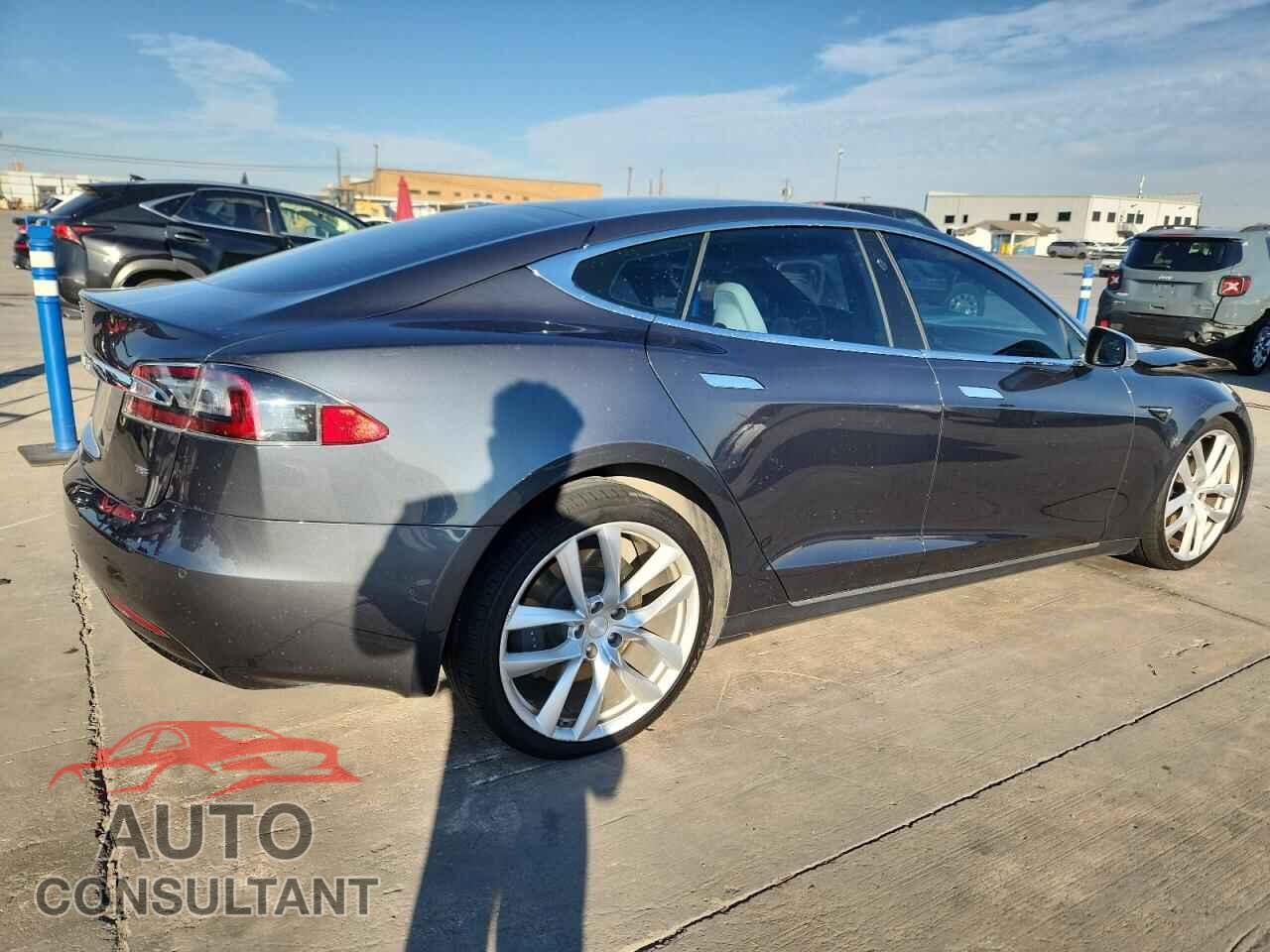 TESLA MODEL S 2017 - 5YJSA1E14HF213169