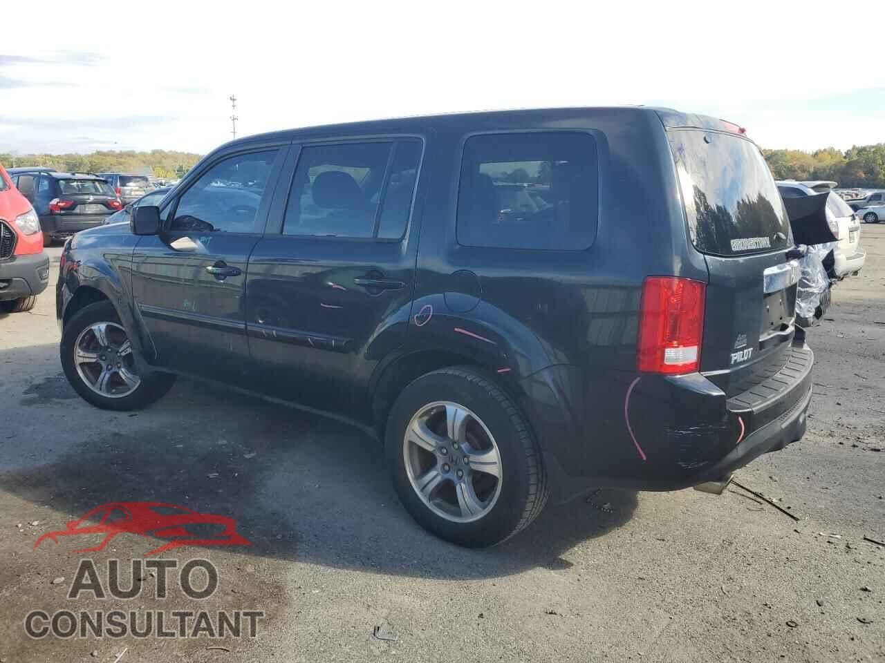 HONDA PILOT 2015 - 5FNYF4H34FB025159
