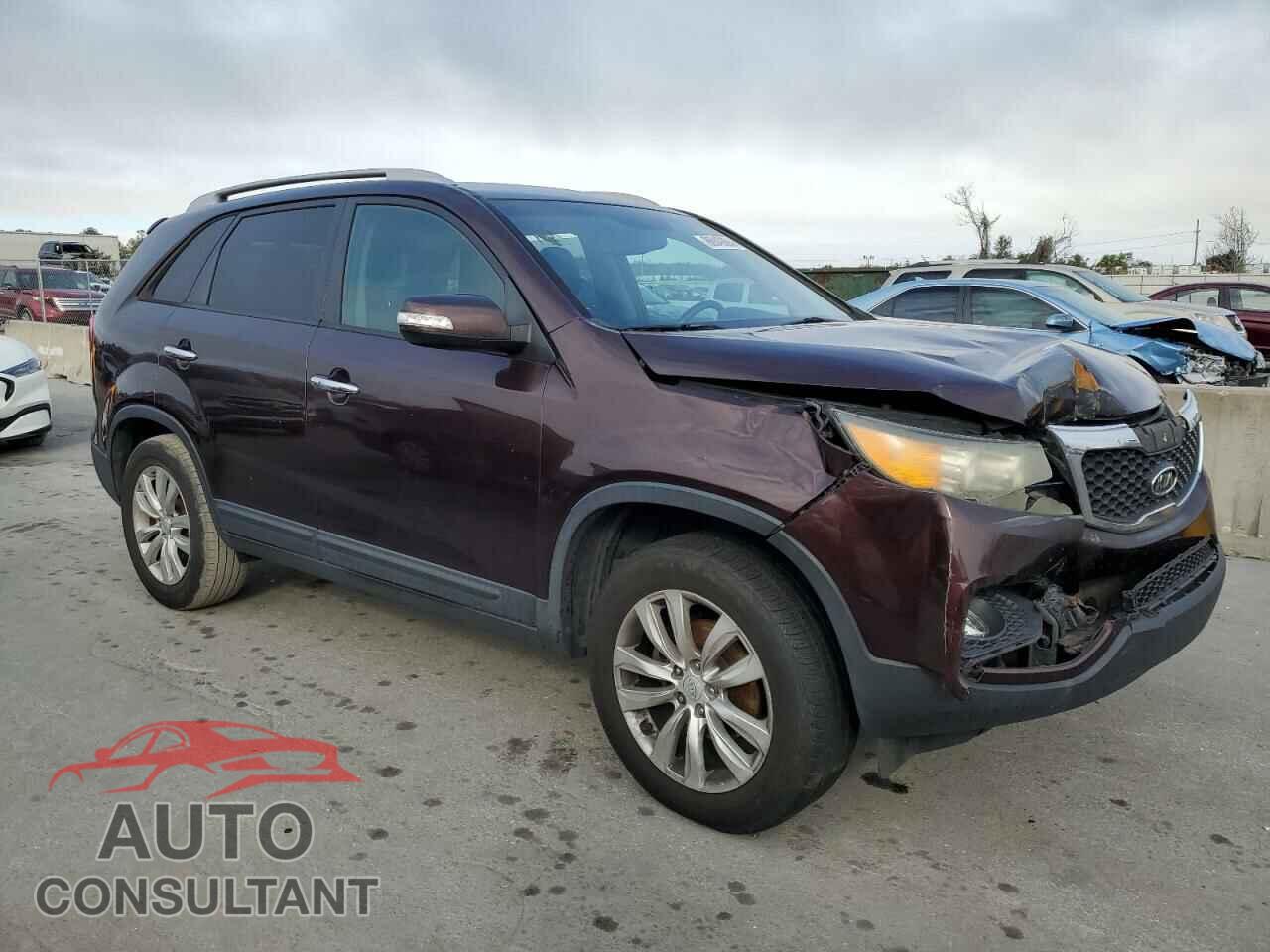 KIA SORENTO 2011 - 5XYKU4A16BG077108