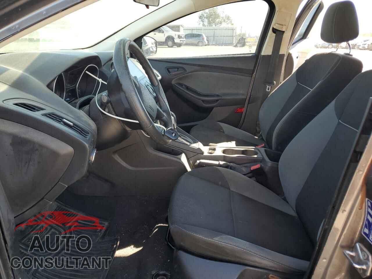 FORD FOCUS 2014 - 1FADP3E26EL451373