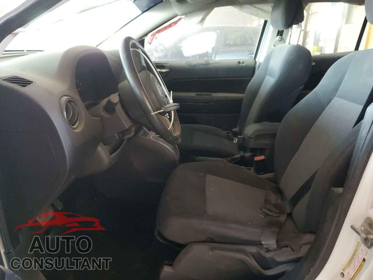 JEEP COMPASS 2011 - 1J4NF1FB5BD169682