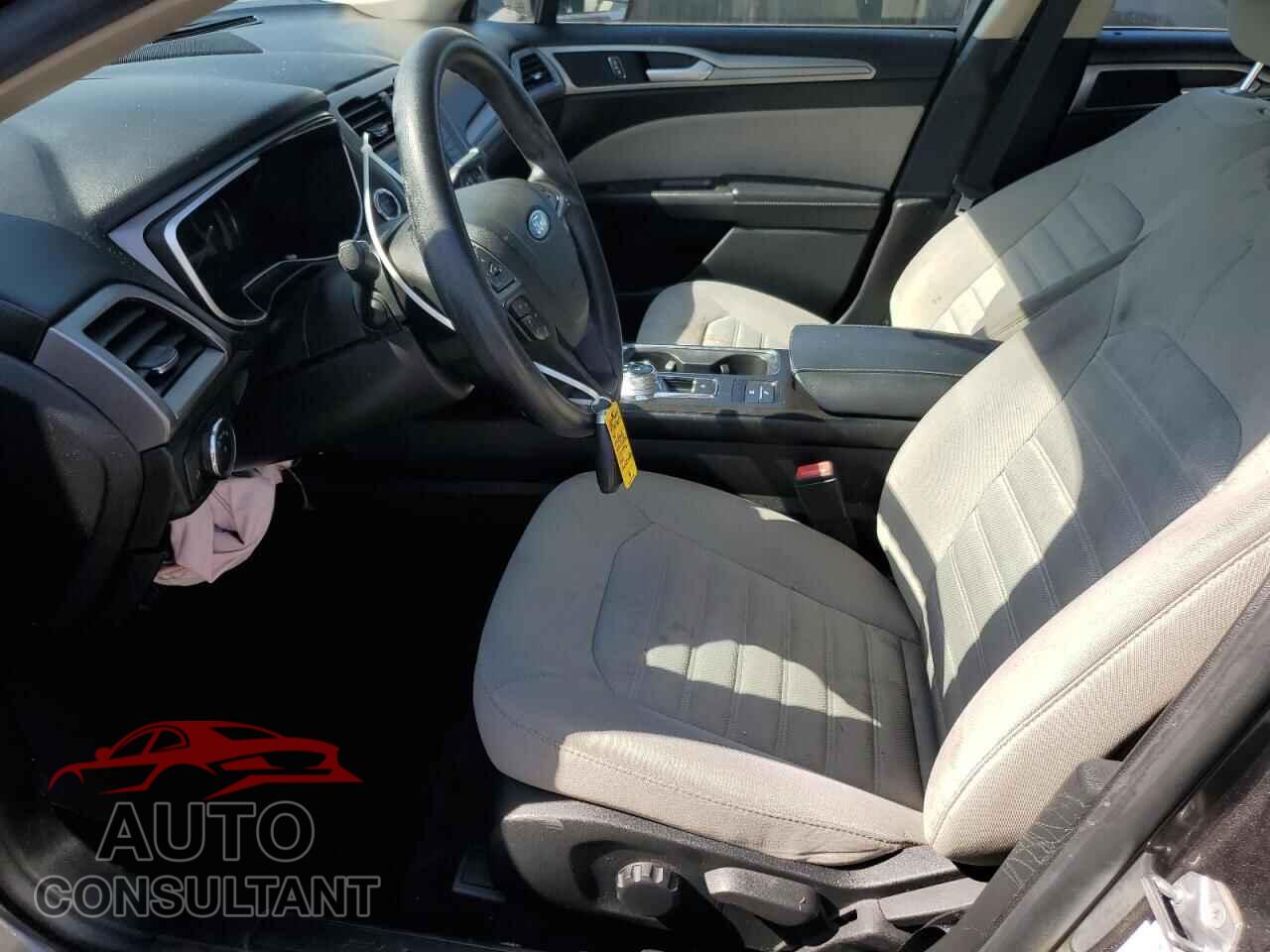 FORD FUSION 2018 - 3FA6P0UUXJR261663