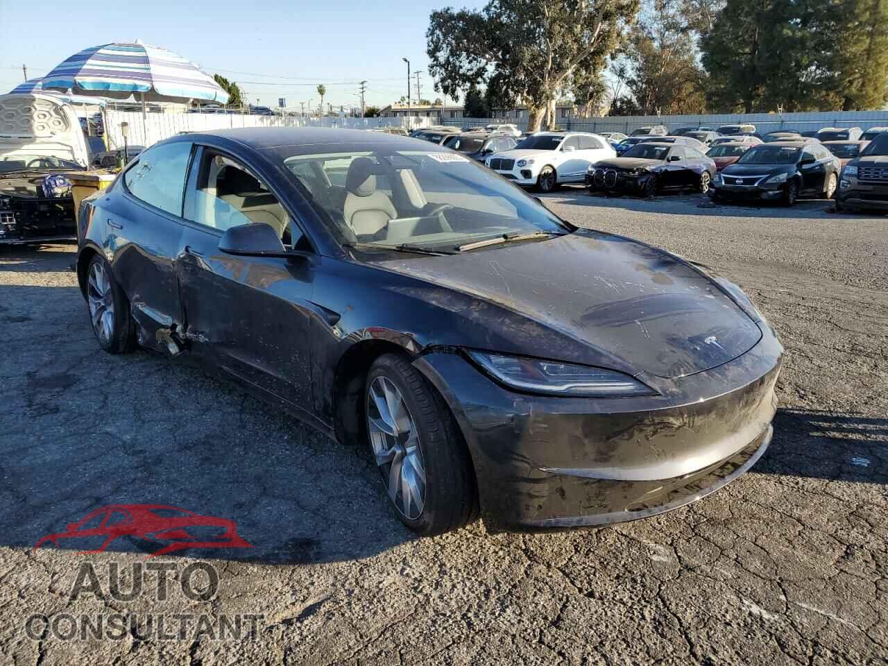 TESLA MODEL 3 2024 - 5YJ3E1EA4RF742874