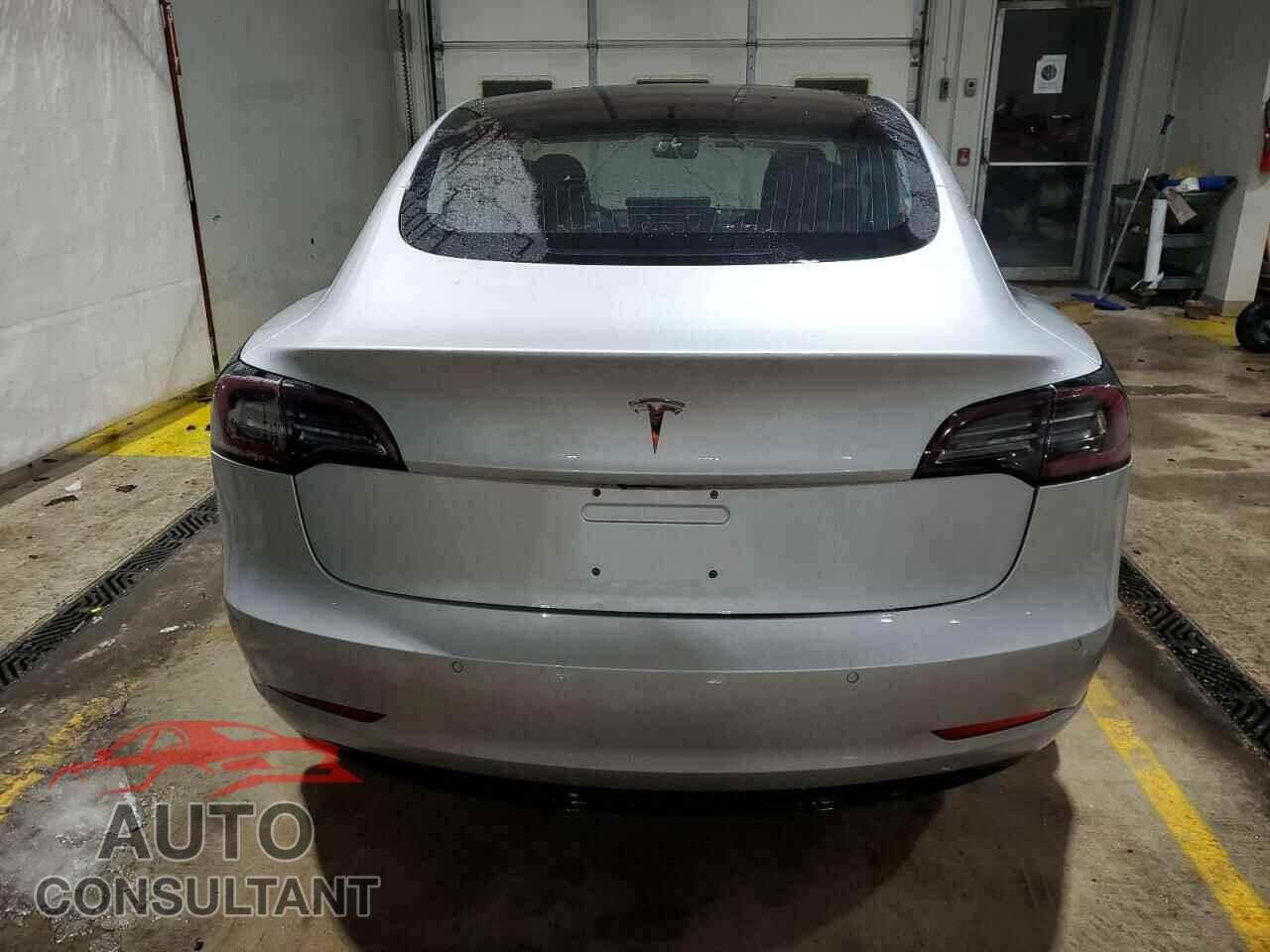 TESLA MODEL 3 2018 - 5YJ3E1EA4JF043930