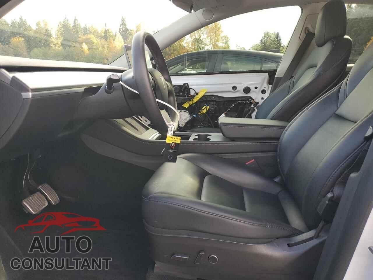 TESLA MODEL Y 2021 - 5YJYGDEE4MF160318