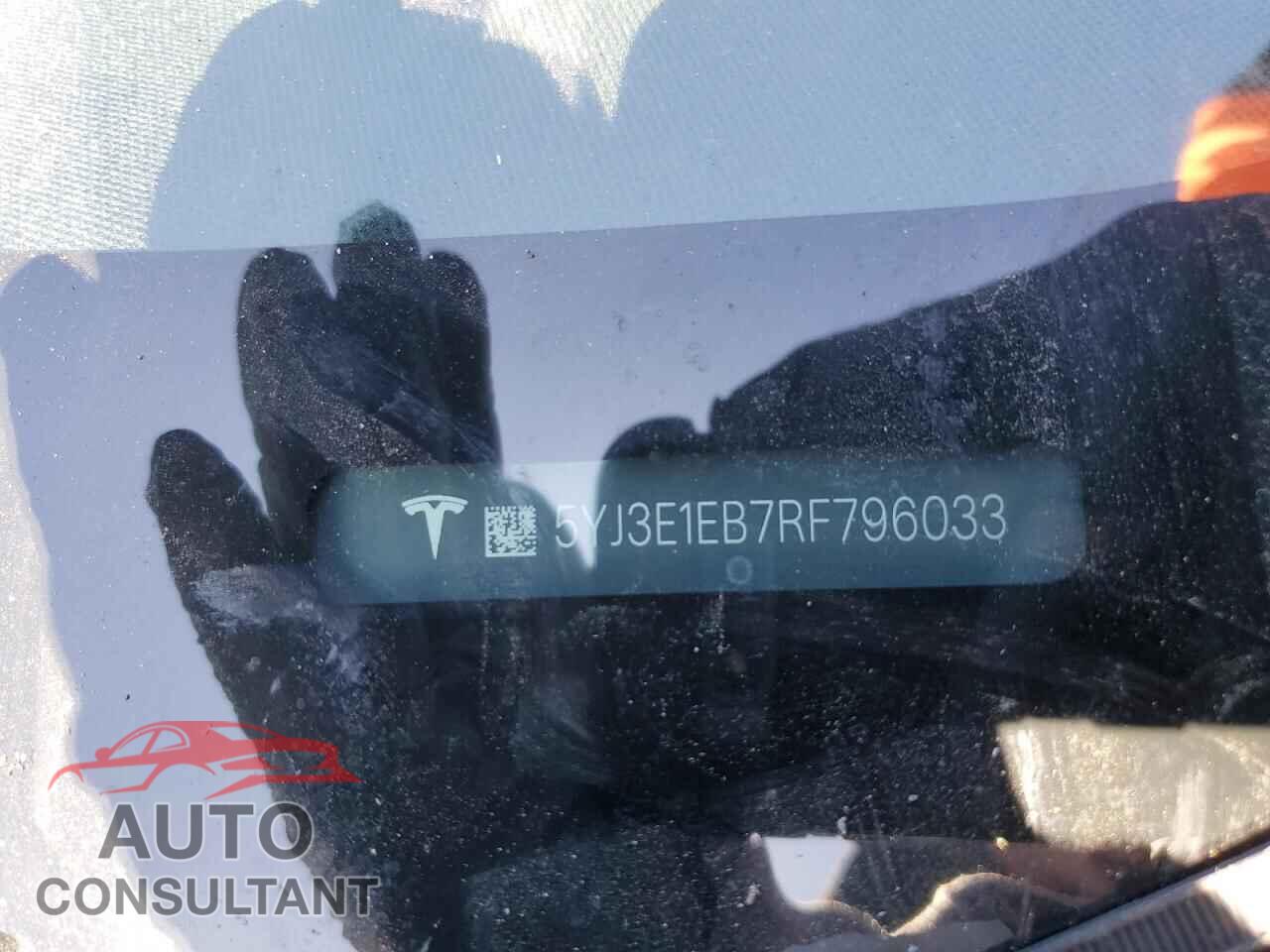 TESLA MODEL 3 2024 - 5YJ3E1EB7RF796033