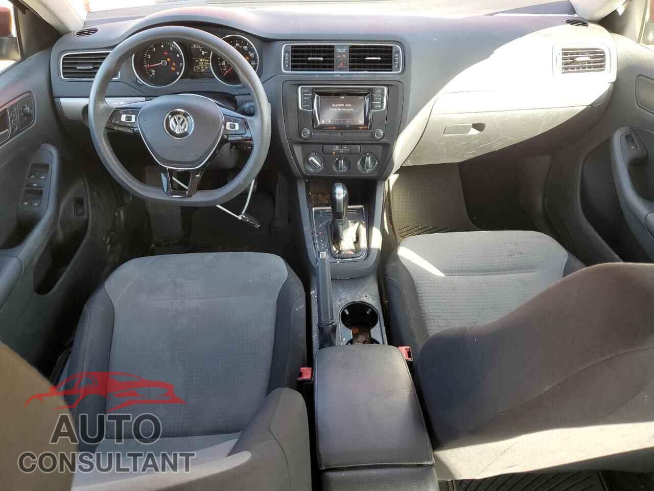 VOLKSWAGEN JETTA 2017 - 3VW2B7AJ1HM330772