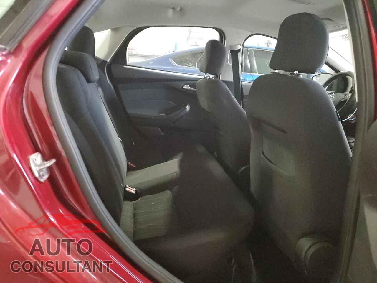 FORD FOCUS 2017 - 1FADP3F24HL339982