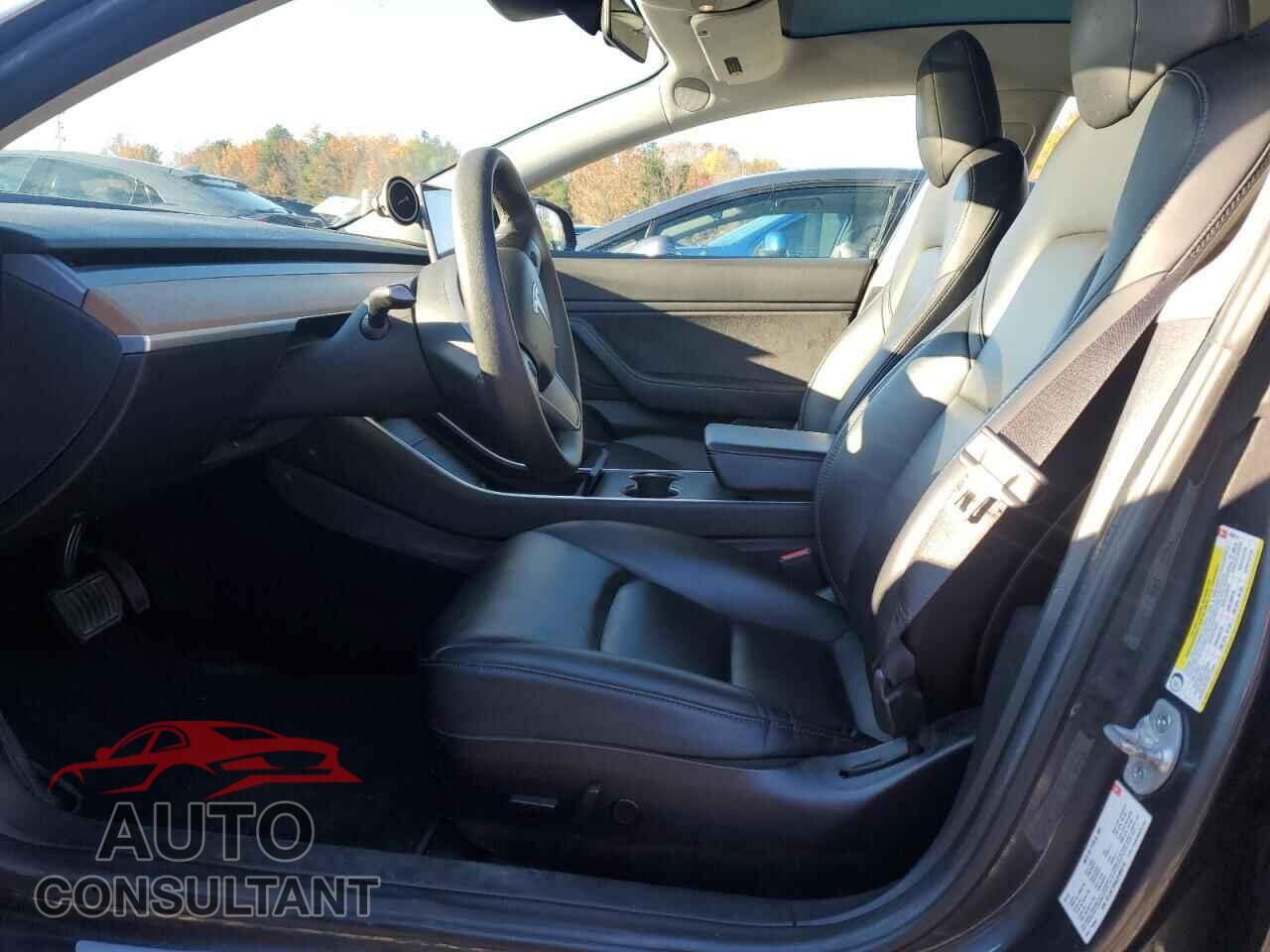 TESLA MODEL 3 2018 - 5YJ3E1EB6JF093219