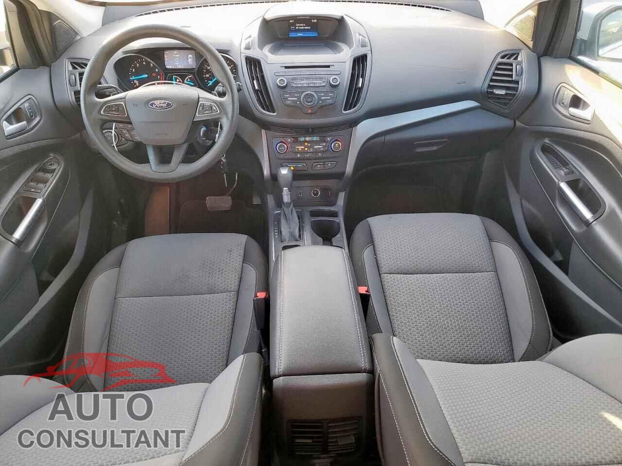 FORD ESCAPE 2017 - 1FMCU9G90HUB04577
