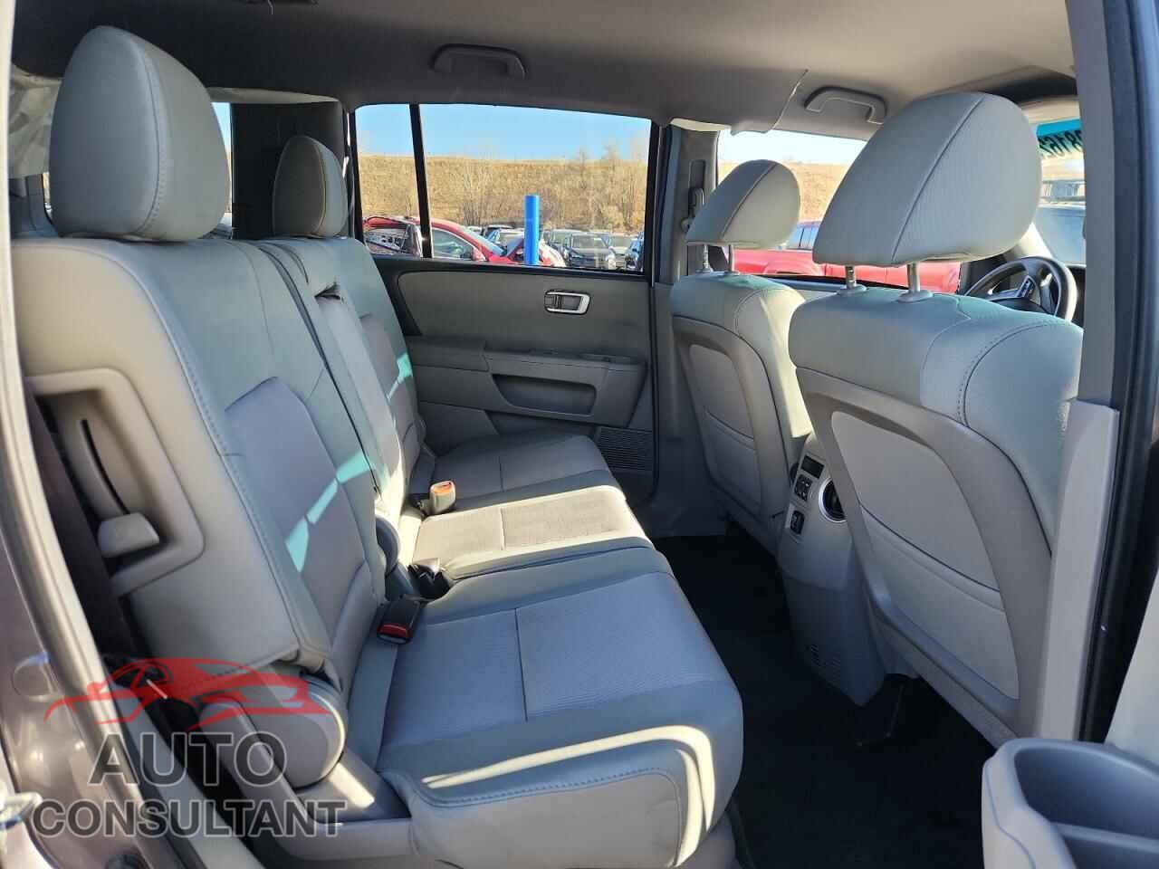 HONDA PILOT 2014 - 5FNYF4H43EB004326