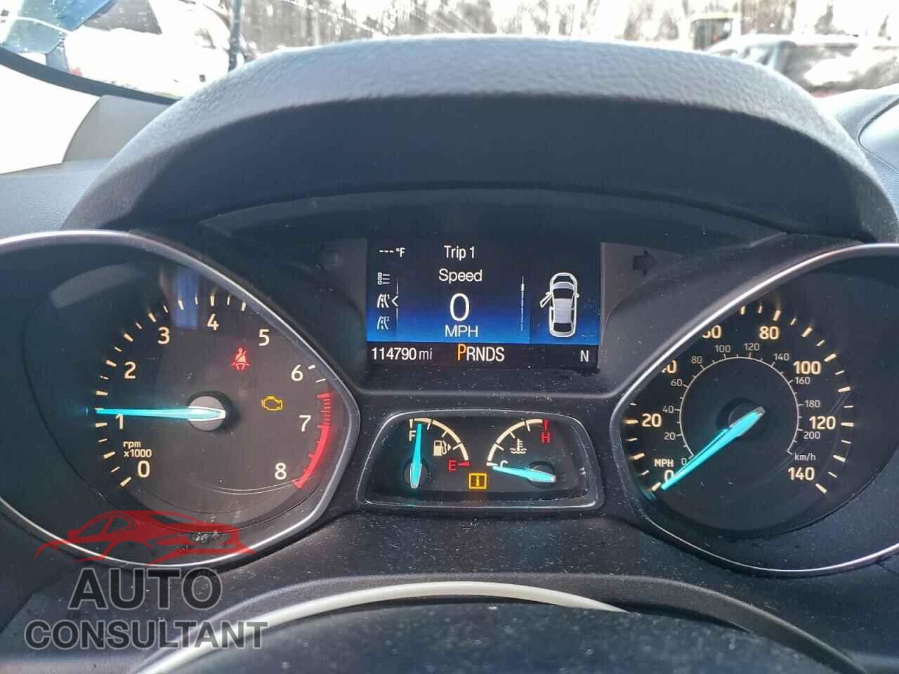 FORD ESCAPE 2017 - 1FMCU0JD1HUB00658
