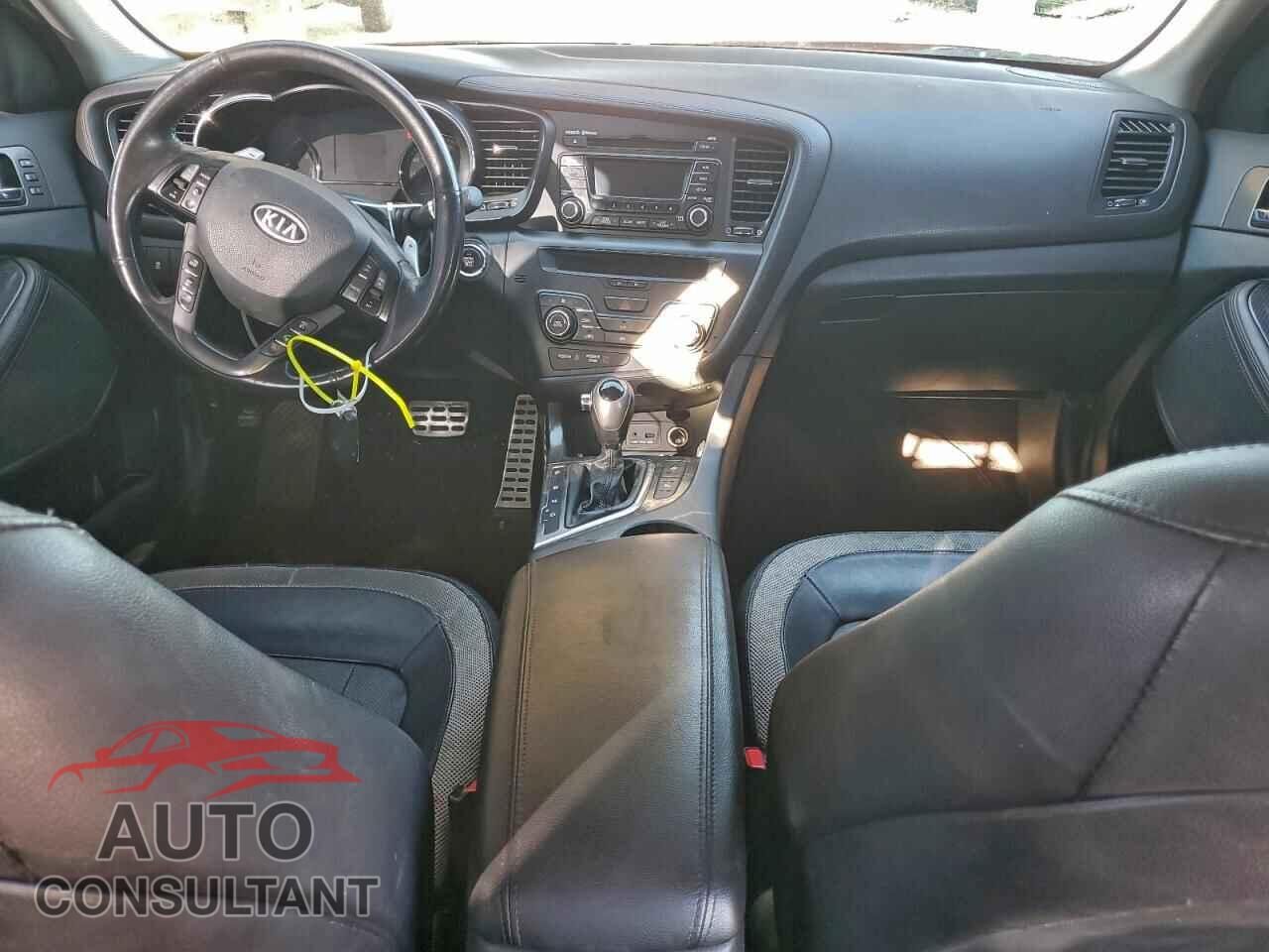 KIA OPTIMA 2011 - KNAGR4A63B5094036