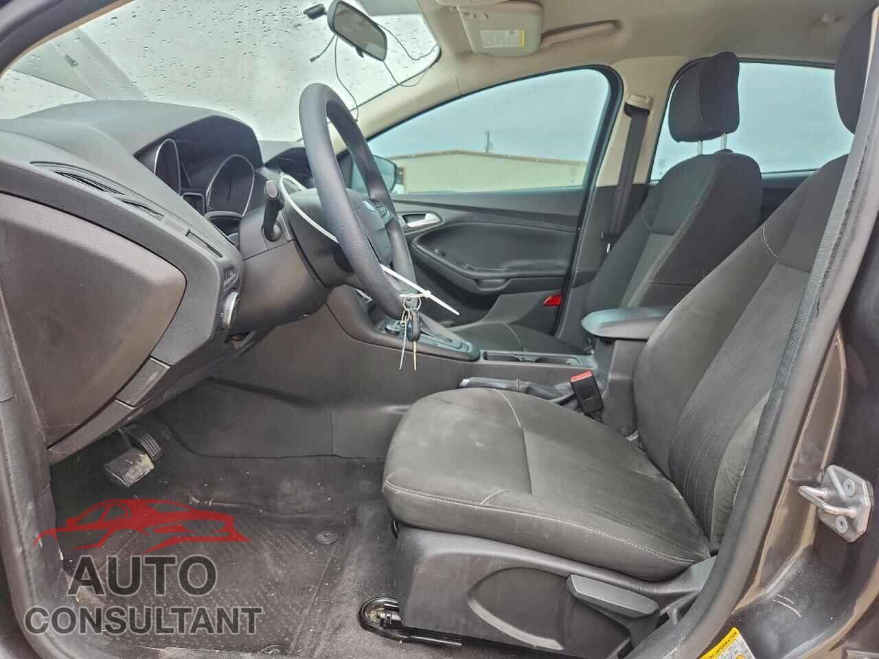 FORD FOCUS 2017 - 1FADP3F27HL328670