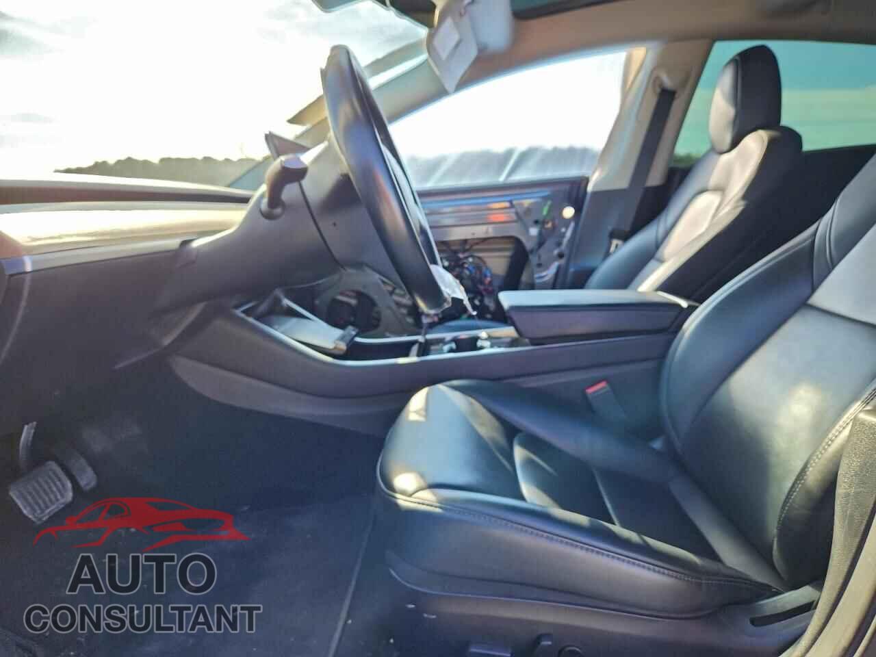 TESLA MODEL 3 2019 - 5YJ3E1EB4KF389258