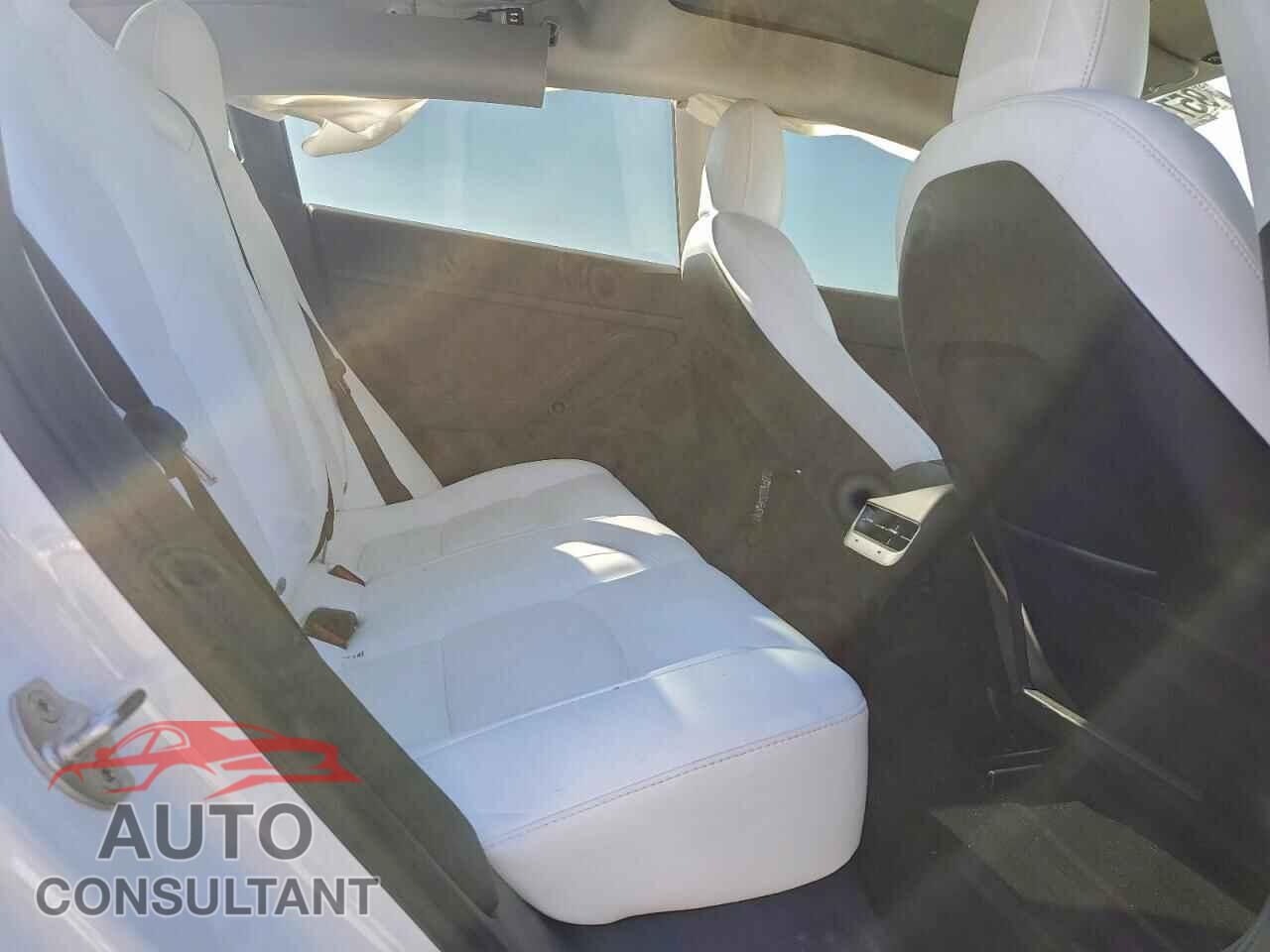 TESLA MODEL 3 2022 - 5YJ3E1EA7NF322875