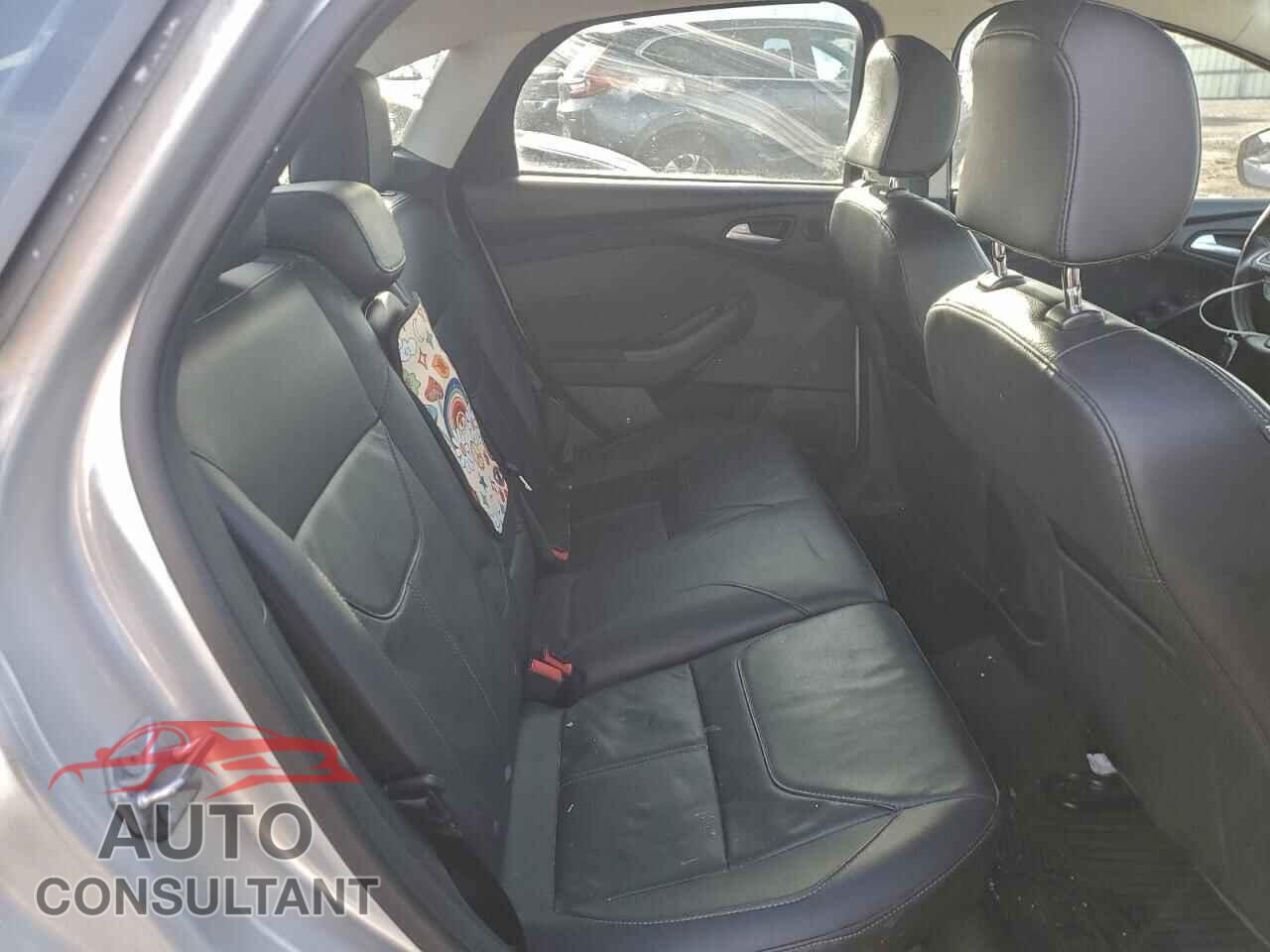FORD FOCUS 2015 - 1FADP3J26FL355458