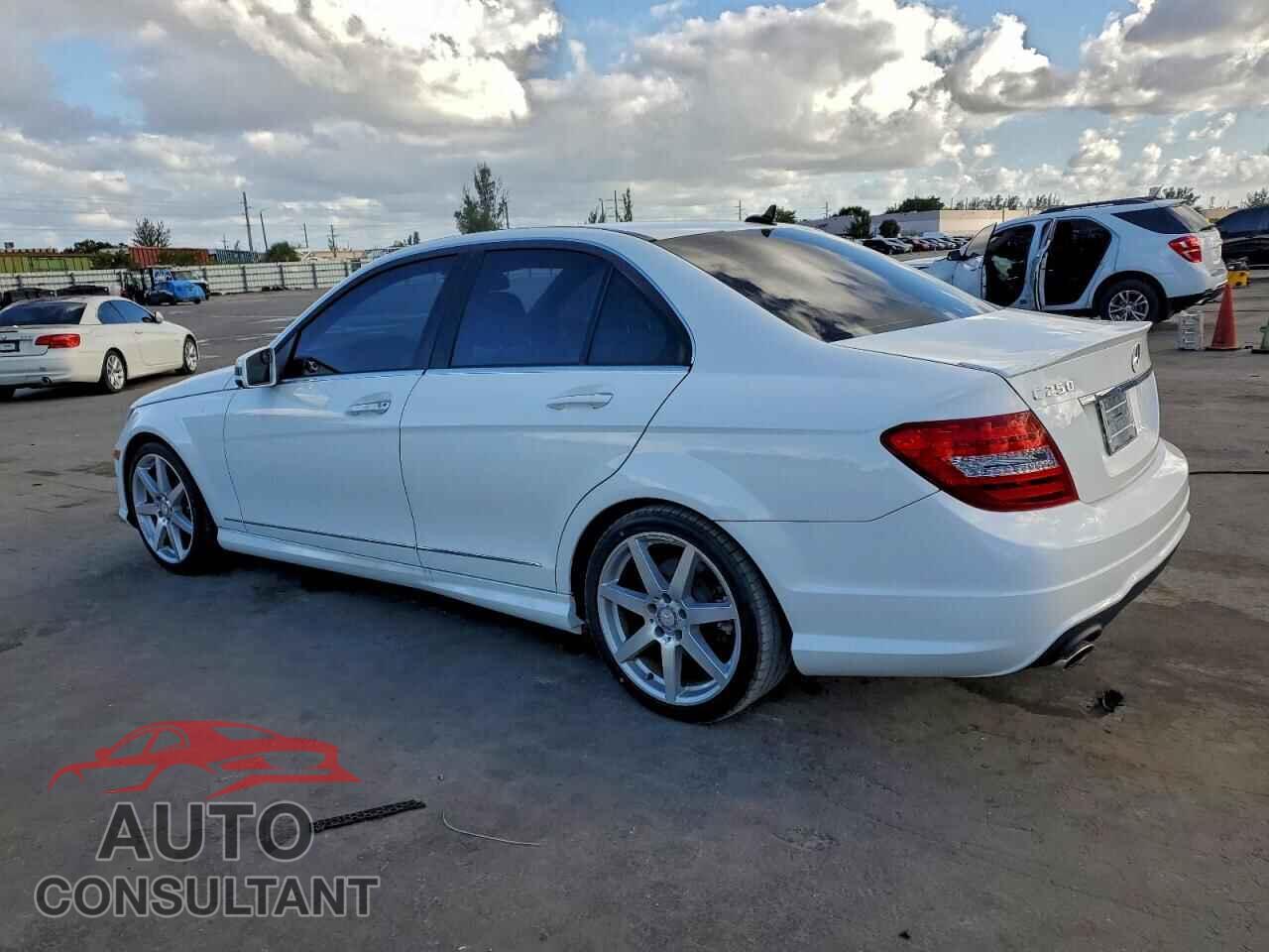 MERCEDES-BENZ C-CLASS 2014 - WDDGF4HB5EA961002