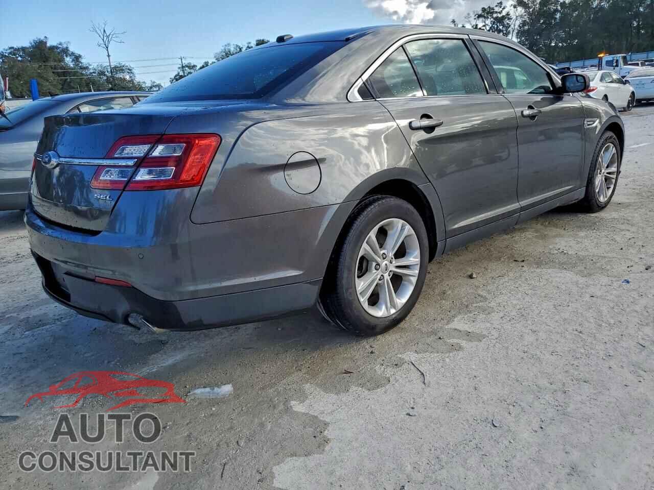 FORD TAURUS 2018 - 1FAHP2E86JG113300