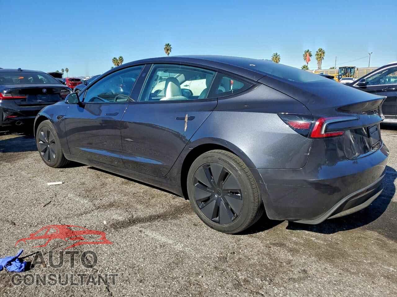 TESLA MODEL 3 2024 - 5YJ3E1EA8RF773609