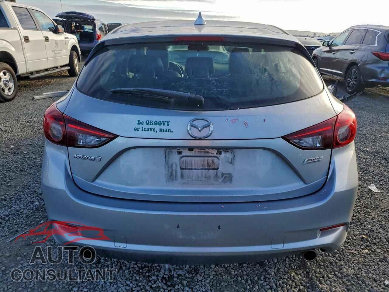 MAZDA 3 2017 - 3MZBN1M38HM134250