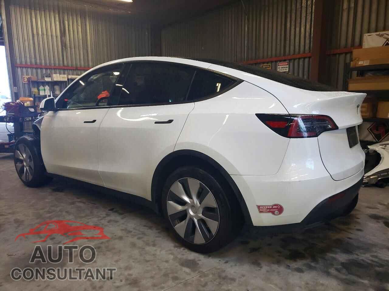 TESLA MODEL Y 2024 - 7SAYGDEE8RF079431
