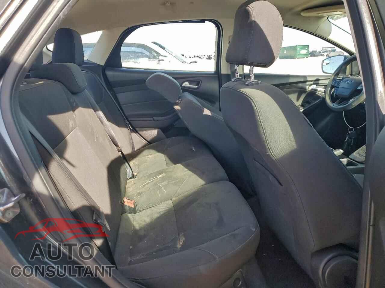 FORD FOCUS 2017 - 1FADP3K27HL217932