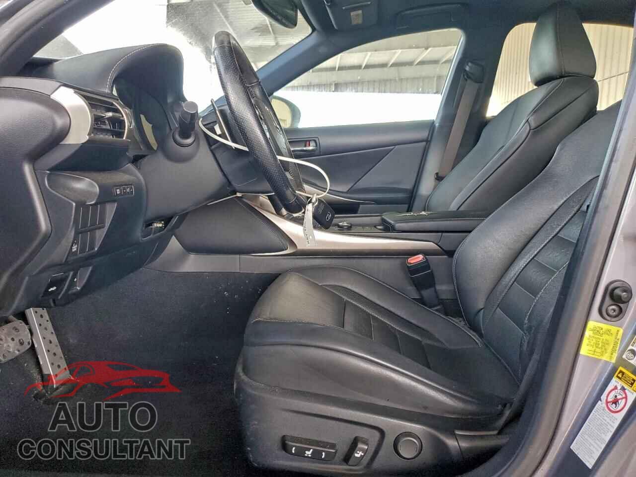 LEXUS IS 2015 - JTHBF1D23F5077304