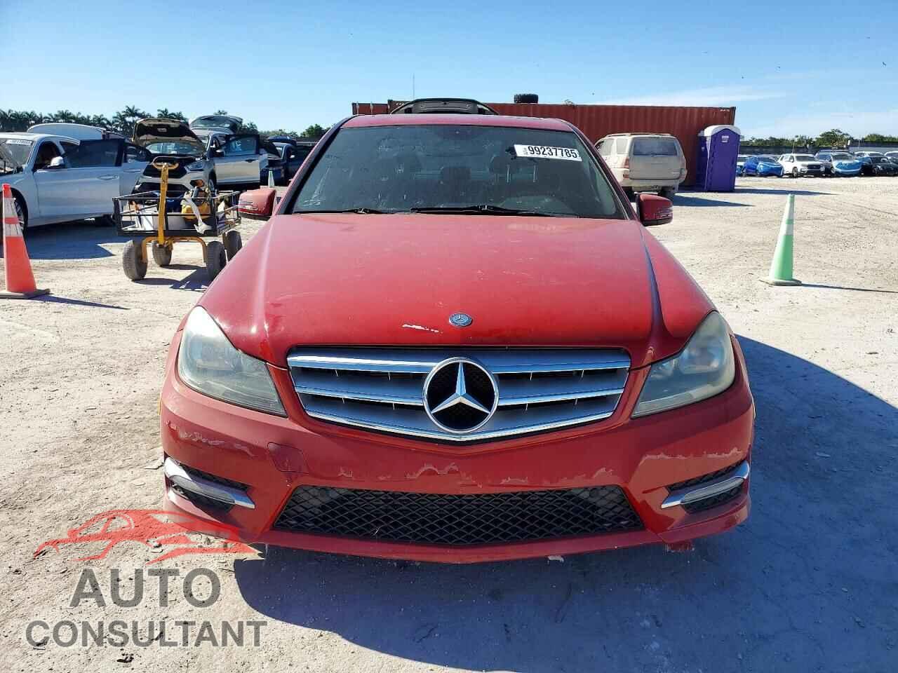 MERCEDES-BENZ C-CLASS 2013 - WDDGF4HB5DR242042