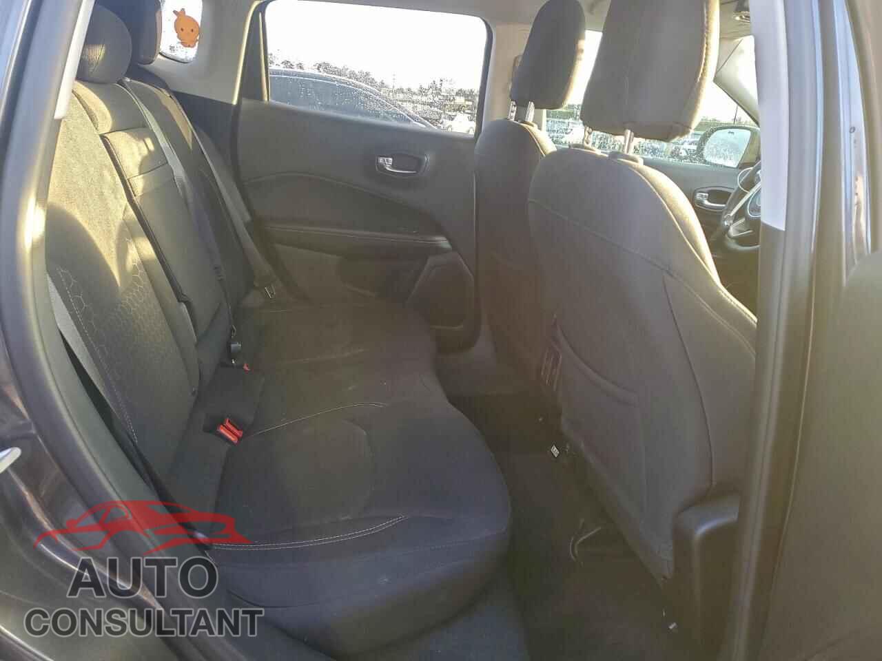 JEEP COMPASS 2018 - 3C4NJCAB0JT122947