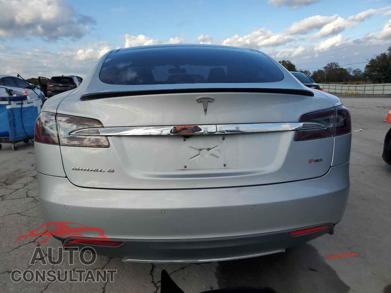 TESLA MODEL S 2013 - 5YJSA1CP7DFP20746