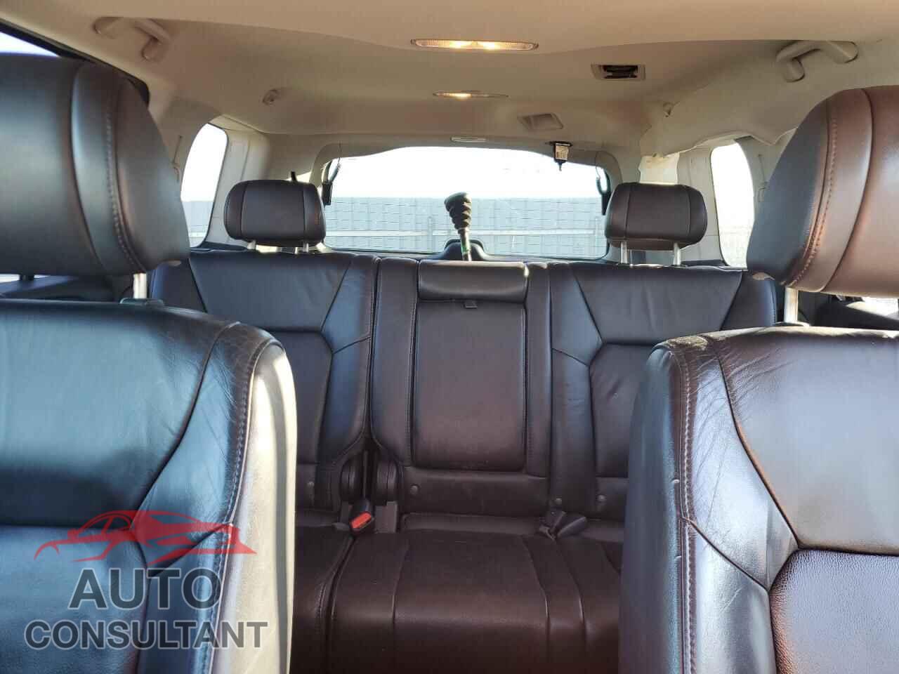 HONDA PILOT 2011 - 5FNYF4H50BB076573