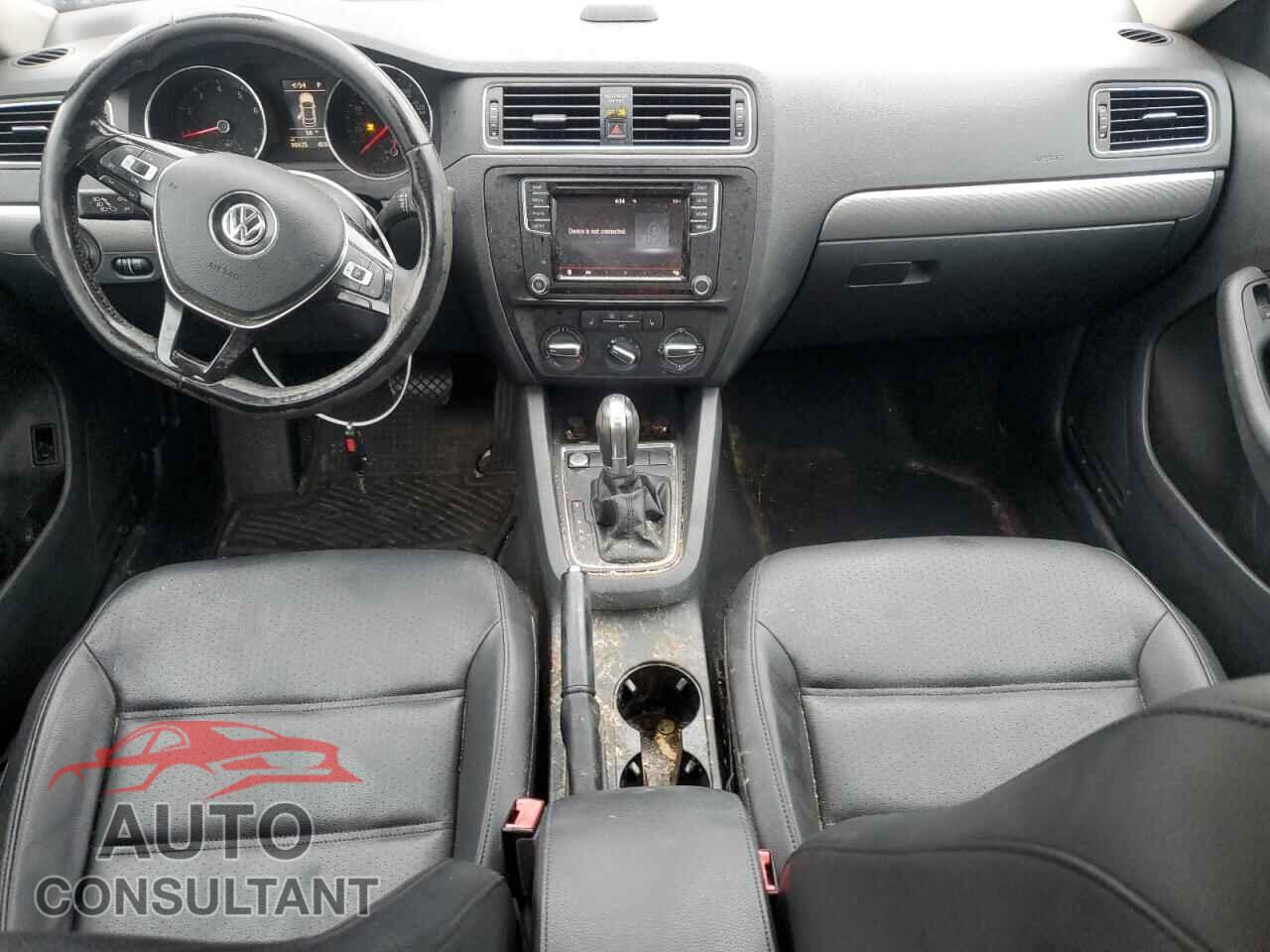 VOLKSWAGEN JETTA 2017 - 3VWDB7AJXHM227424