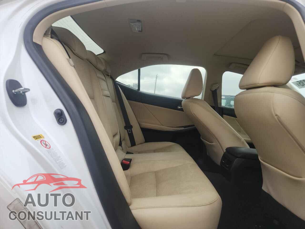 LEXUS IS 2015 - JTHBF1D24F5066599