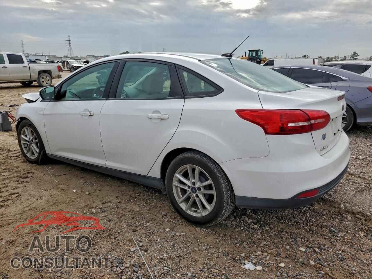 FORD FOCUS 2015 - 1FADP3F22FL384707
