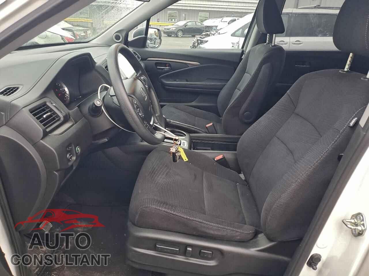HONDA PILOT 2017 - 5FNYF6H38HB062469