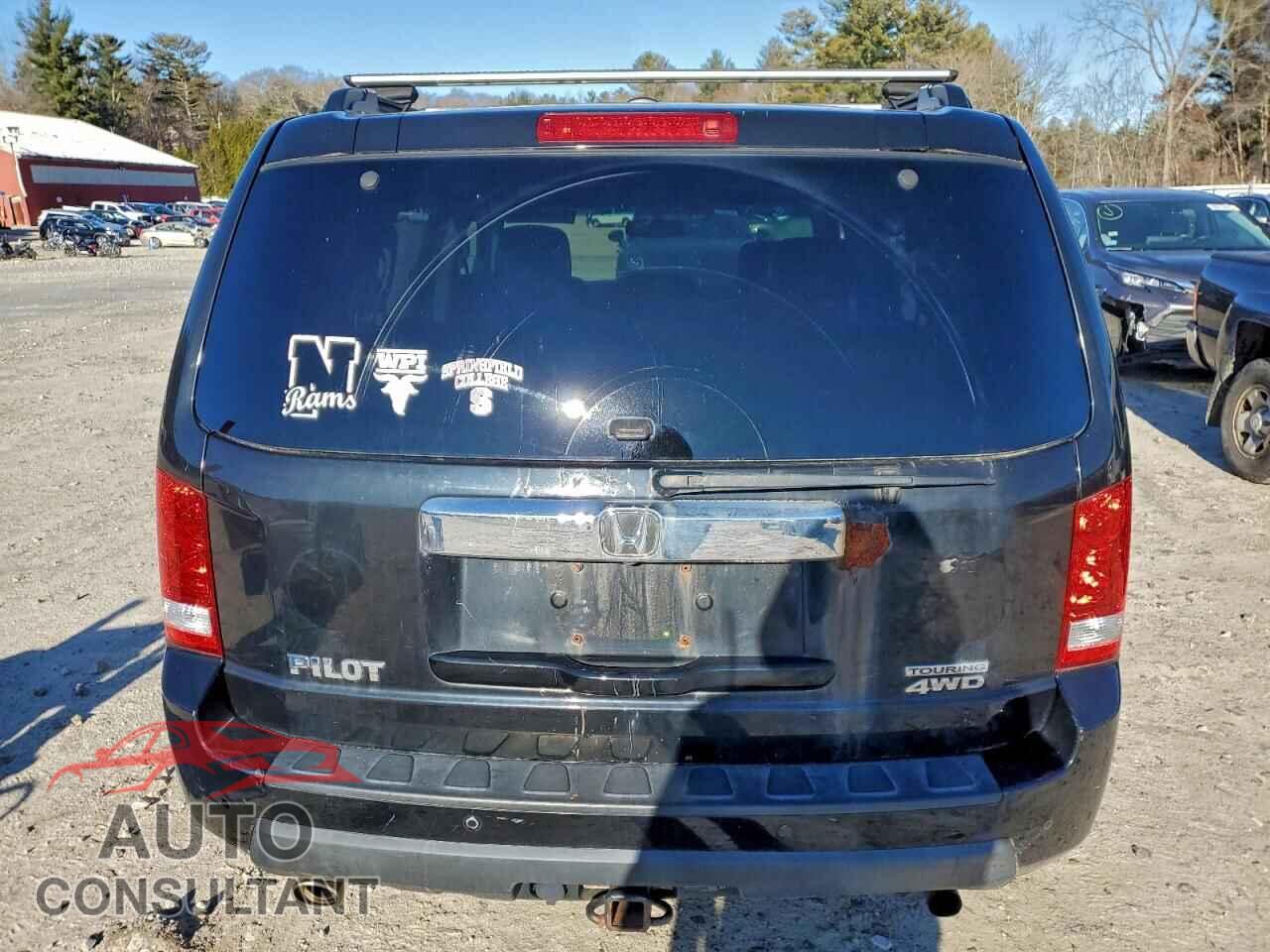 HONDA PILOT 2011 - 5FNYF4H93BB039276