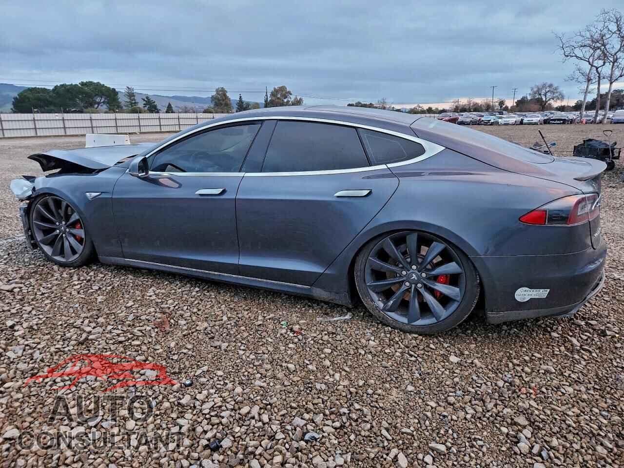 TESLA MODEL S 2014 - 5YJSA1H13EFP48002