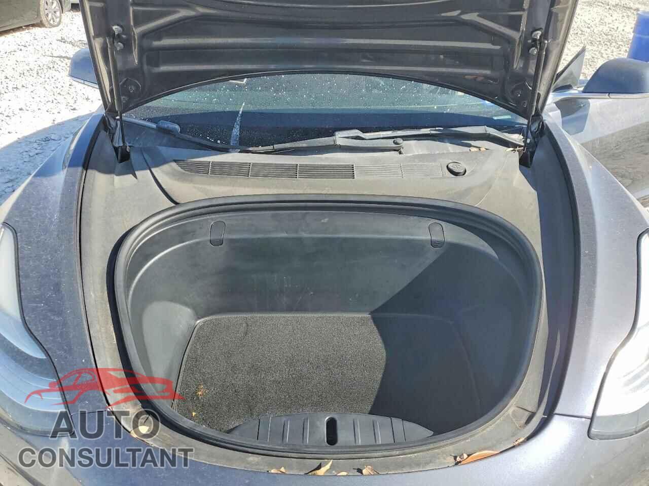 TESLA MODEL 3 2018 - 5YJ3E1EB8JF121165