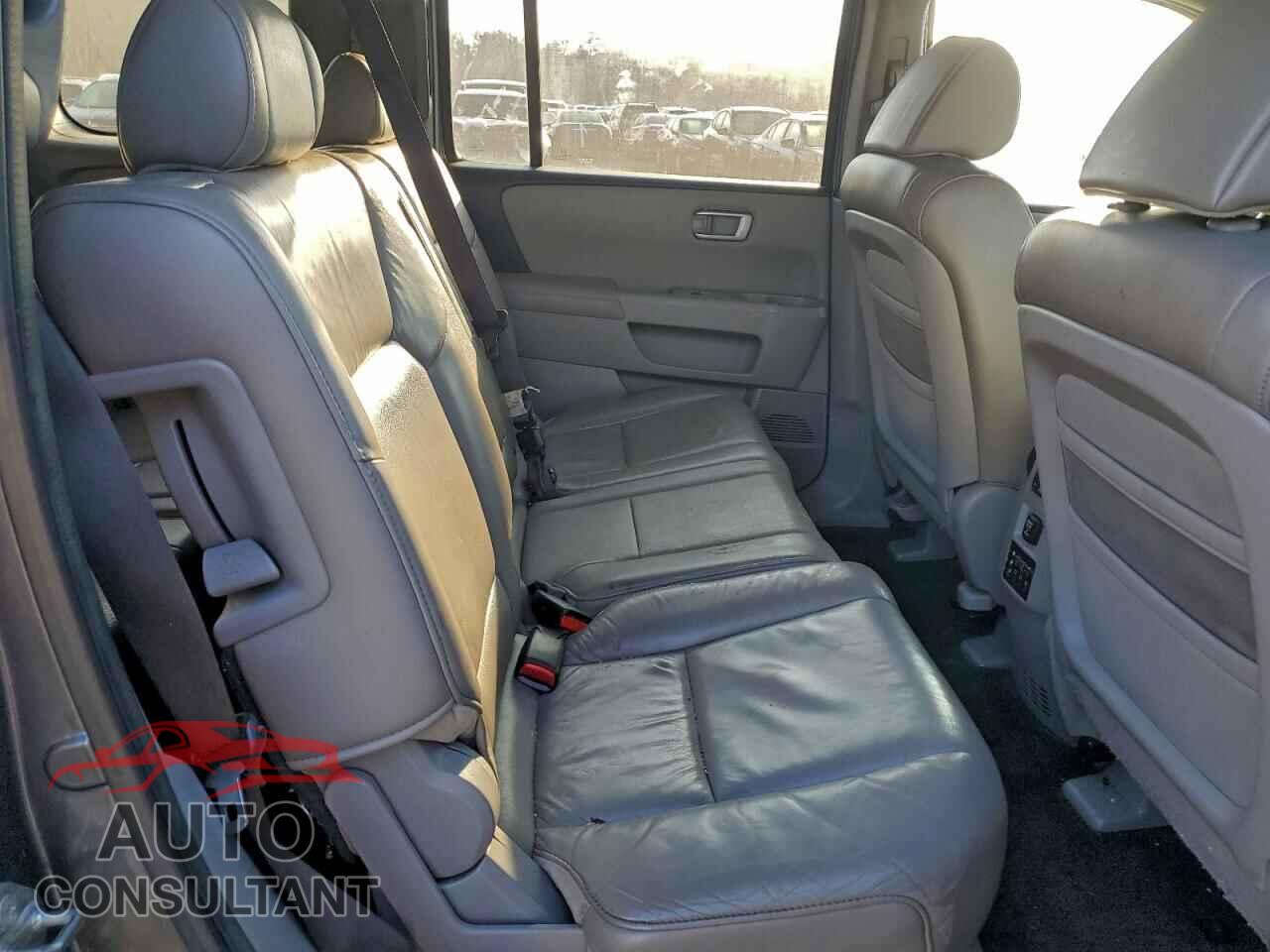 HONDA PILOT 2011 - 5FNYF3H6XBB052199