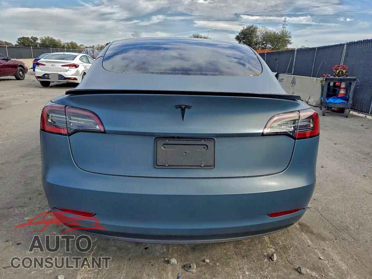 TESLA MODEL 3 2021 - 5YJ3E1EA9MF099513