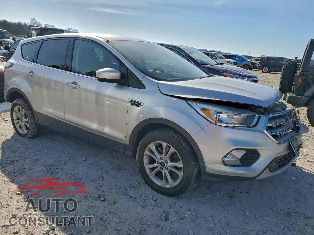 FORD ESCAPE 2017 - 1FMCU9G96HUC04439
